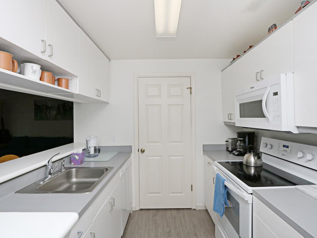 11001 Evergreen Circle Condo - thumb 7