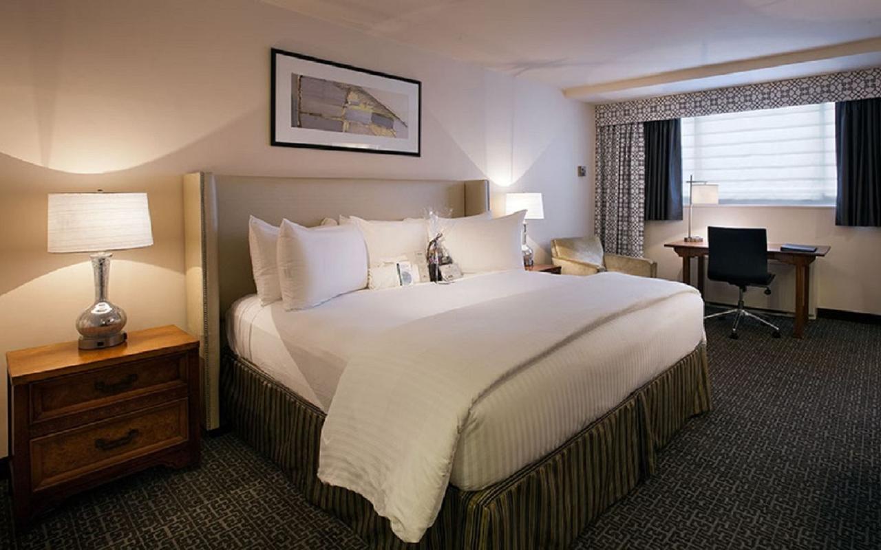State Plaza Hotel - thumb 16