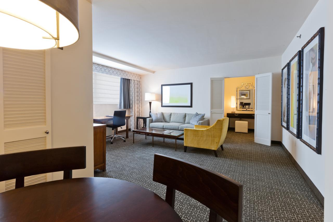 State Plaza Hotel - thumb 17