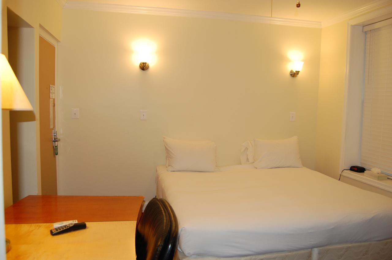 District Hotel - thumb 10