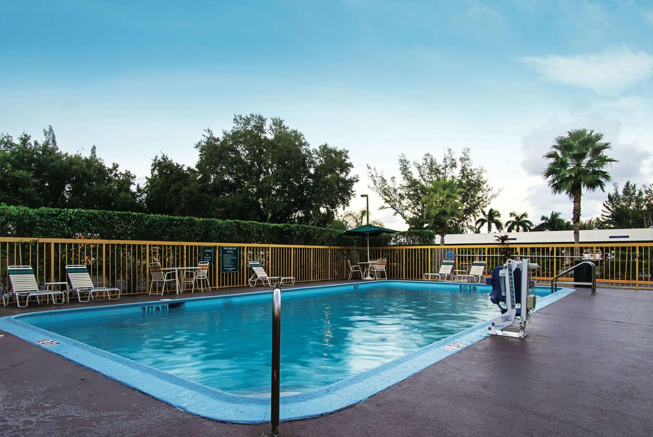 La Quinta Inn By Wyndham West Palm Beach - Florida Turnpike - thumb 7