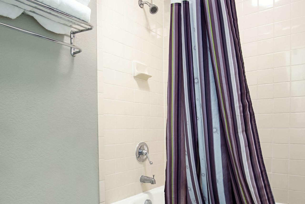 La Quinta Inn By Wyndham West Palm Beach - Florida Turnpike - thumb 29