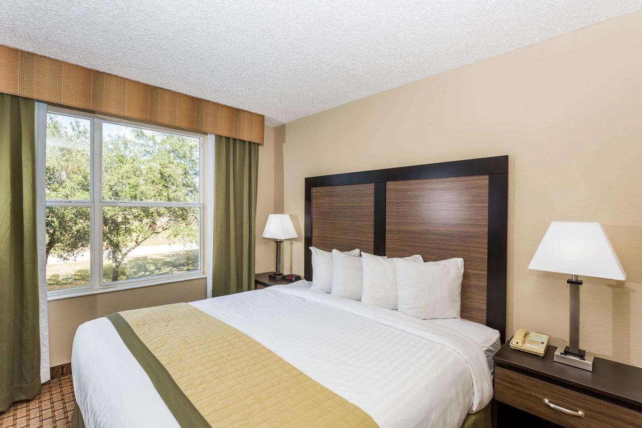 Baymont By Wyndham Fort Myers Airport - thumb 31
