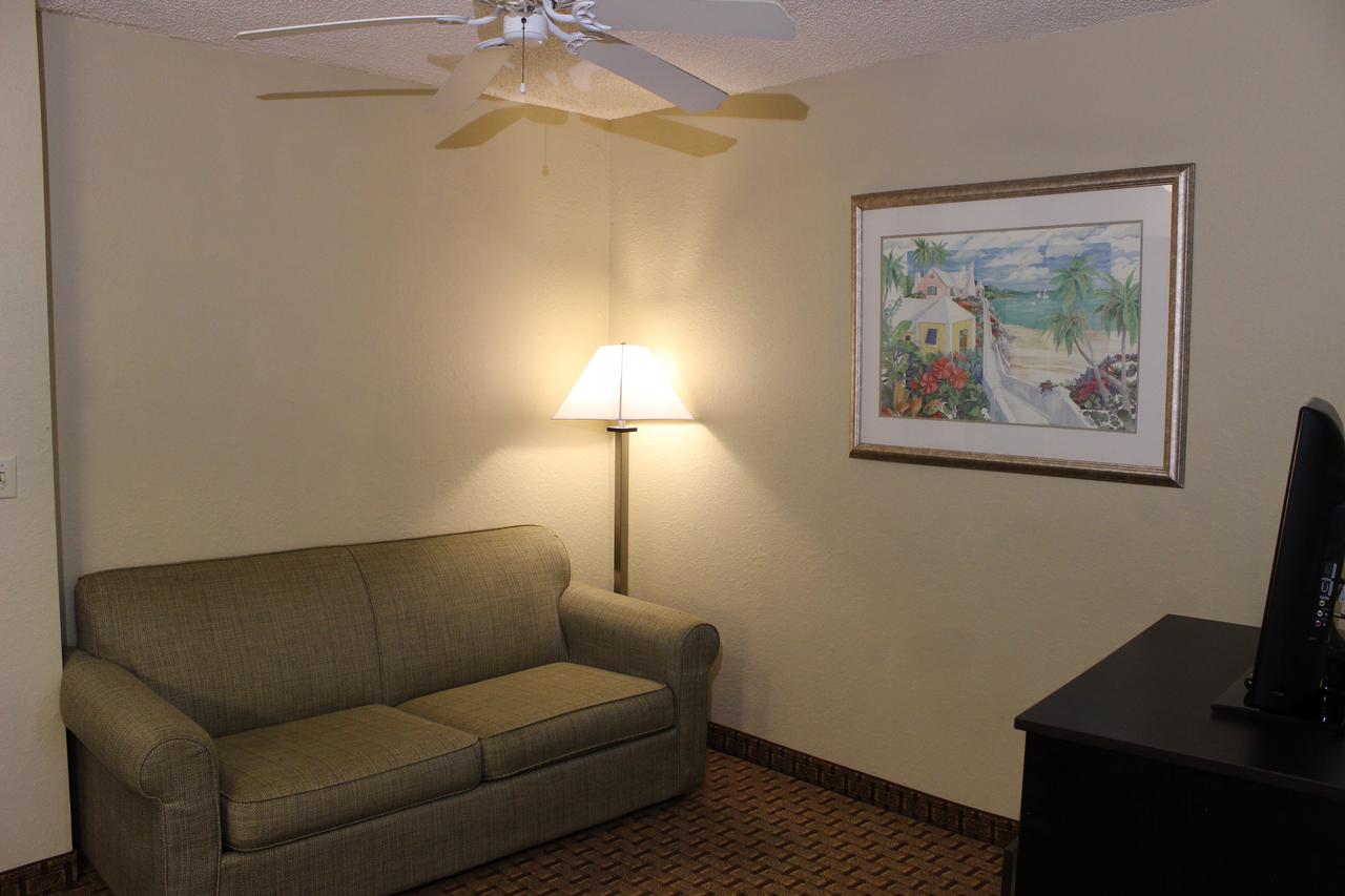 Baymont By Wyndham Fort Myers Airport - thumb 7