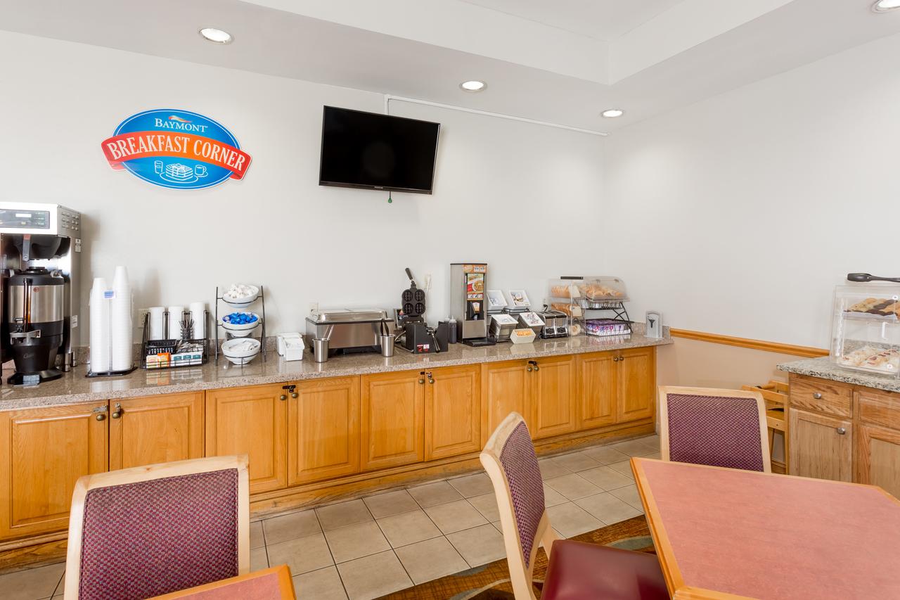 Baymont By Wyndham Fort Myers Airport - thumb 23