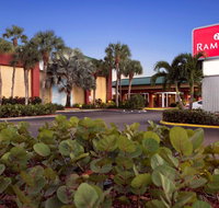Ramada by Wyndham Naples - Accommodation Texas