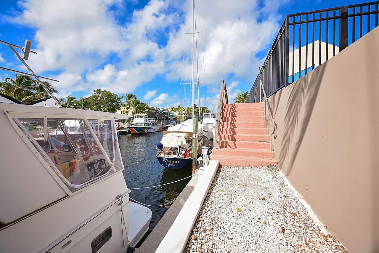 Waterside Suites And Marina - thumb 38