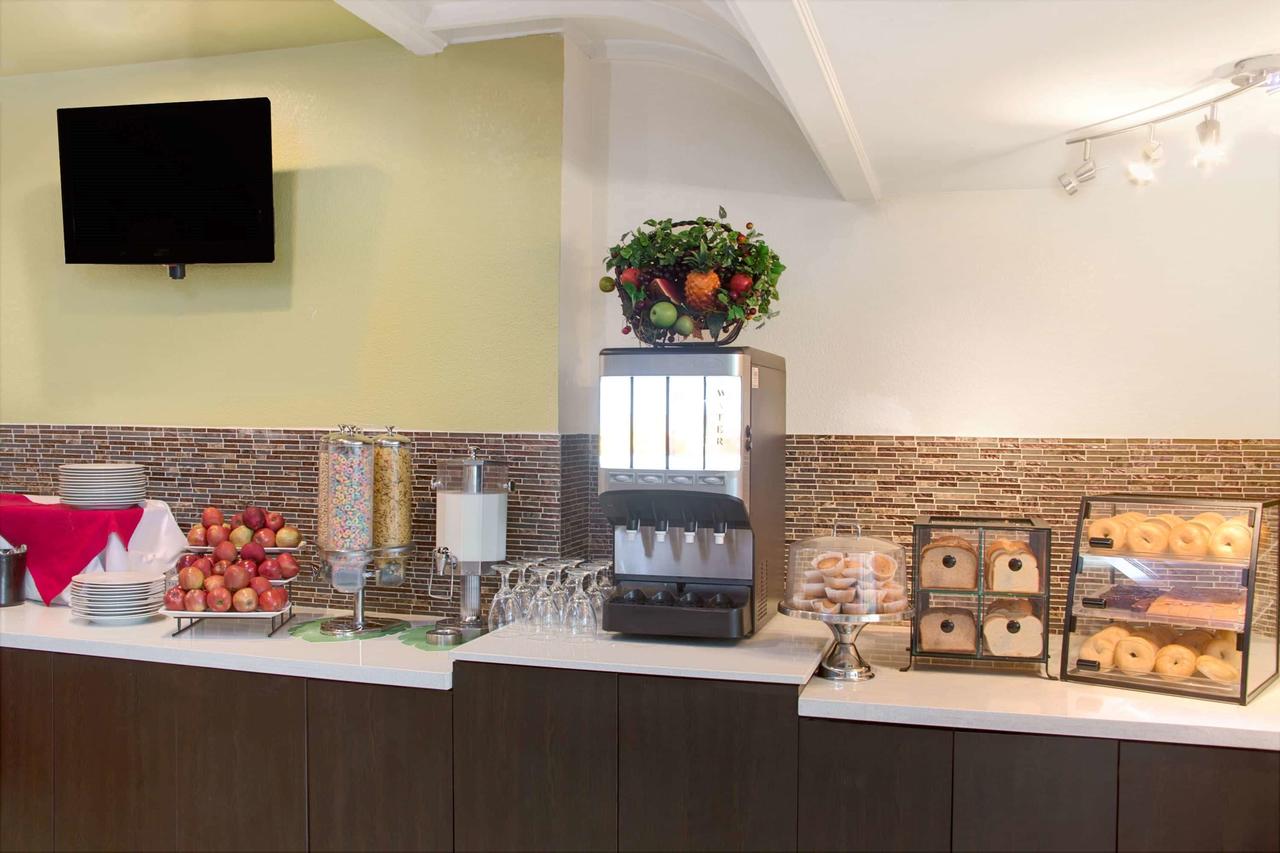 Ramada By Wyndham Fort Lauderdale Airport/Cruise Port - thumb 12