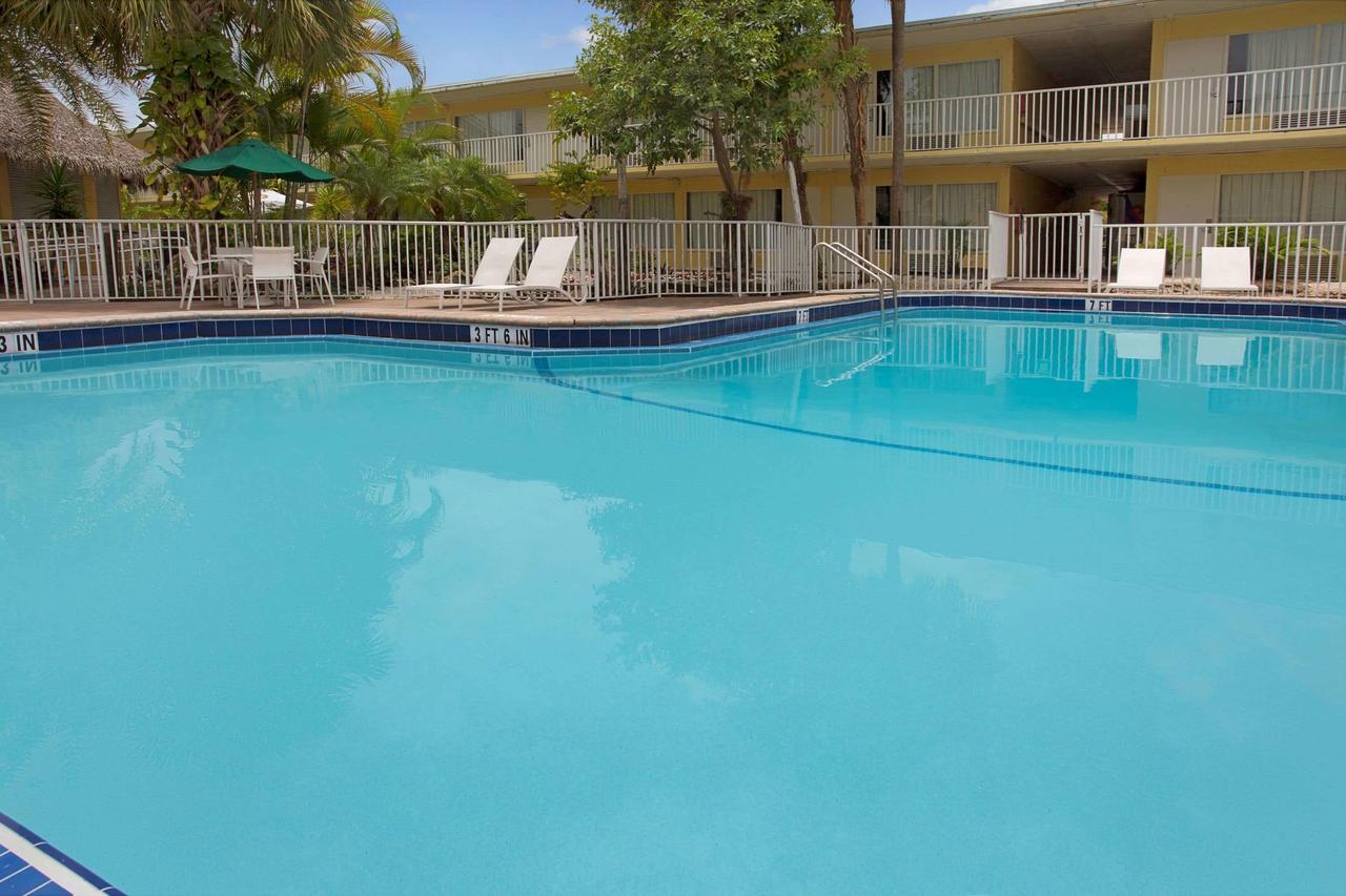 Ramada By Wyndham Fort Lauderdale Airport/Cruise Port - thumb 11