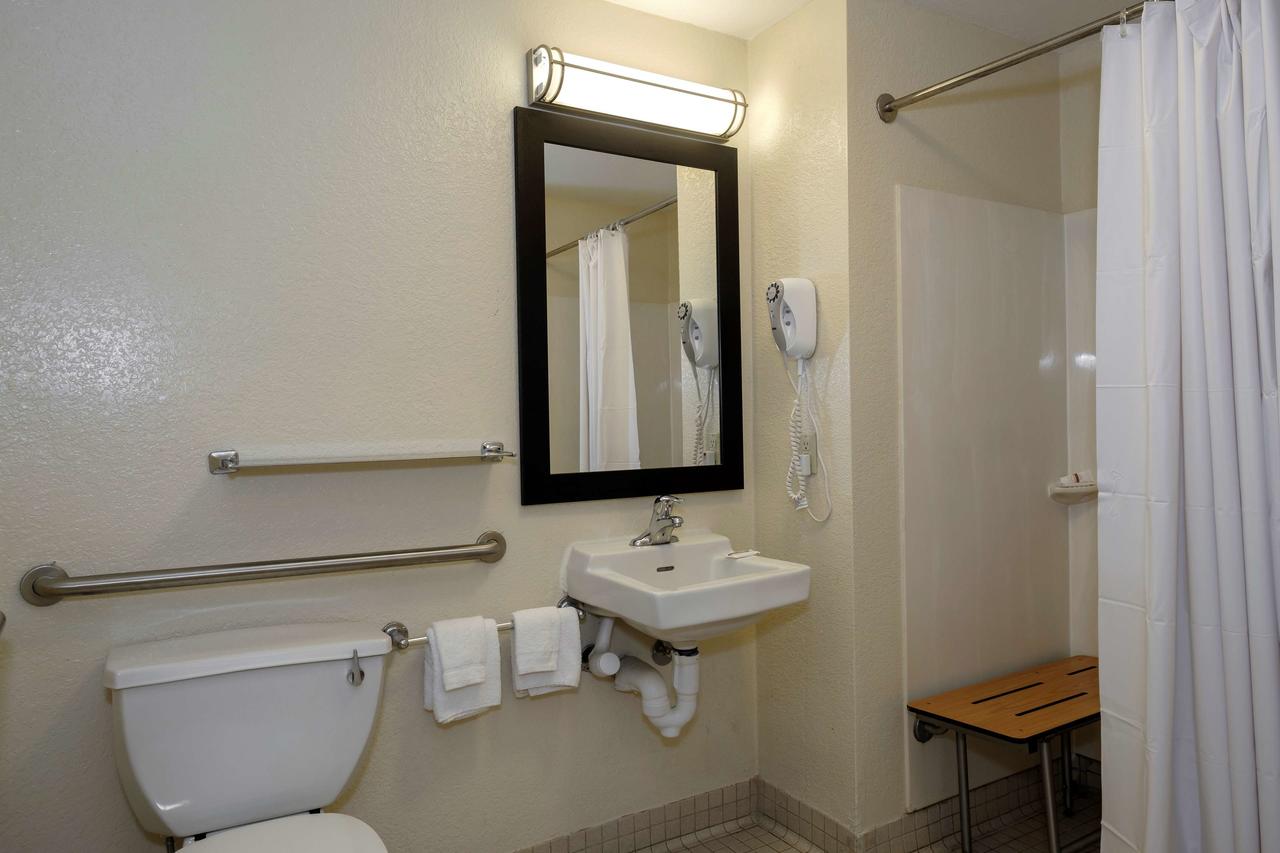 Red Roof Inn PLUS + Gainesville - thumb 32