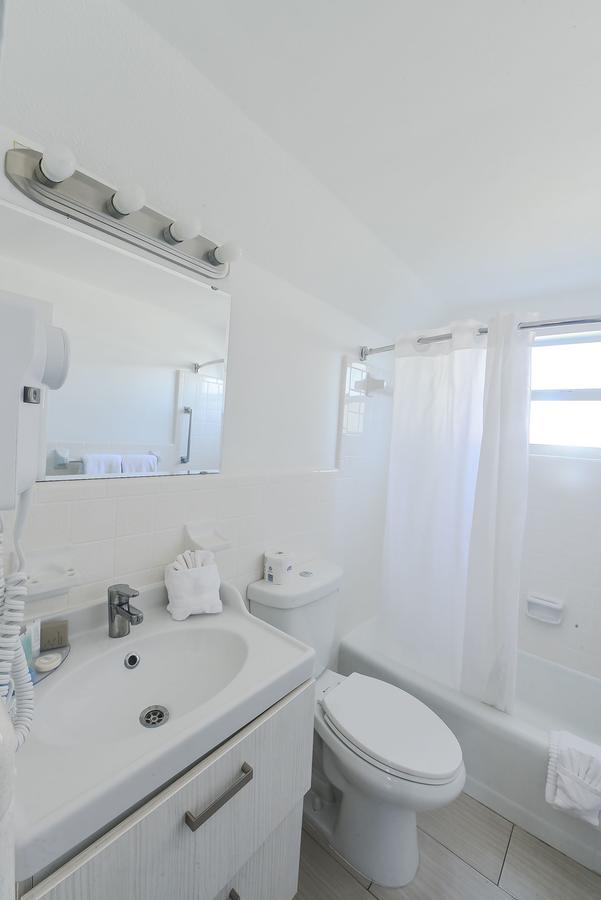 Regency Inn & Suites Sarasota - thumb 25