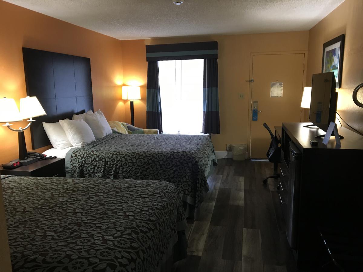 Days Inn By Wyndham Sarasota Bay - thumb 3