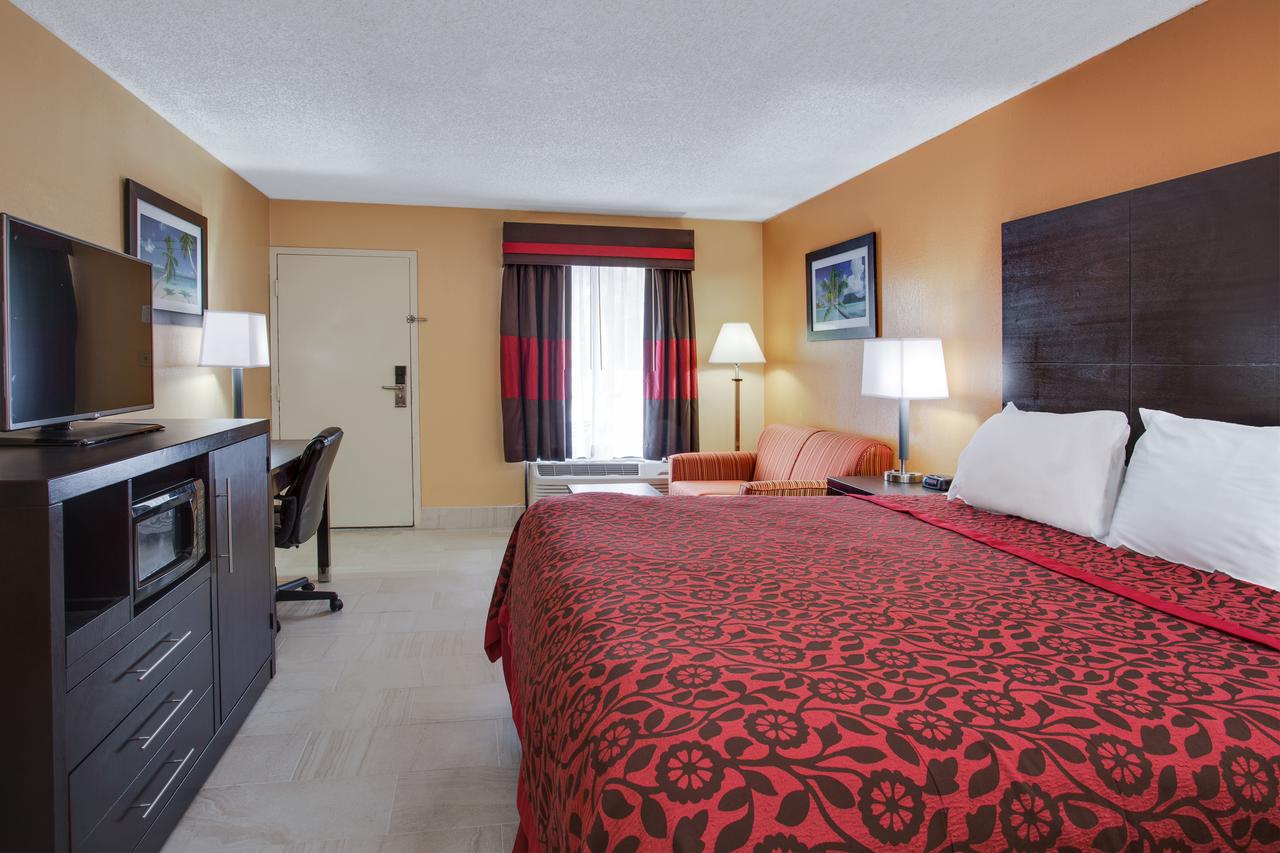 Days Inn By Wyndham Sarasota Bay - thumb 11