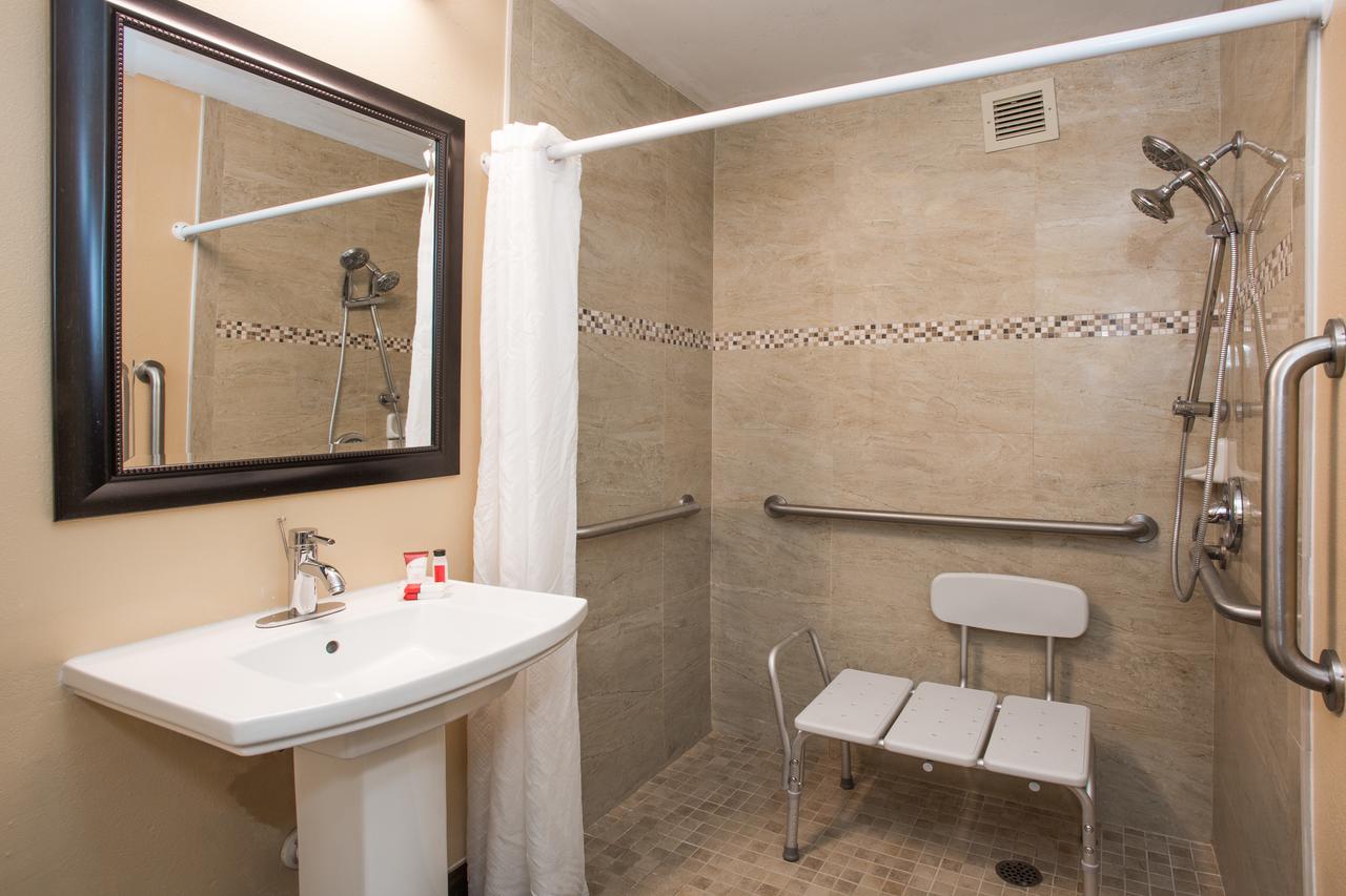 Days Inn By Wyndham Sarasota Bay - thumb 19