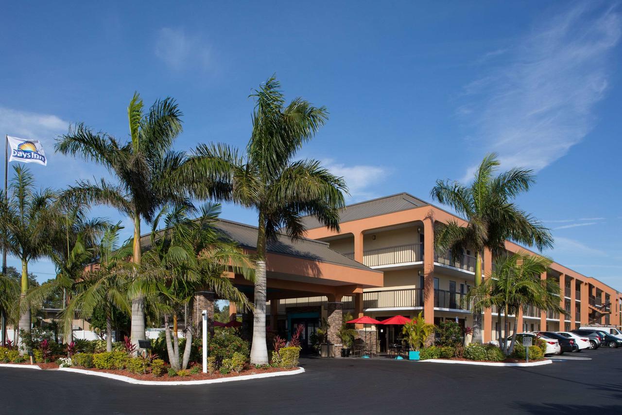 Days Inn By Wyndham Sarasota Bay - thumb 0