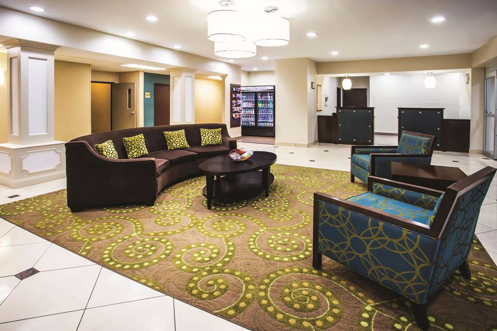 La Quinta Inn & Suites Evansville - thumb 1