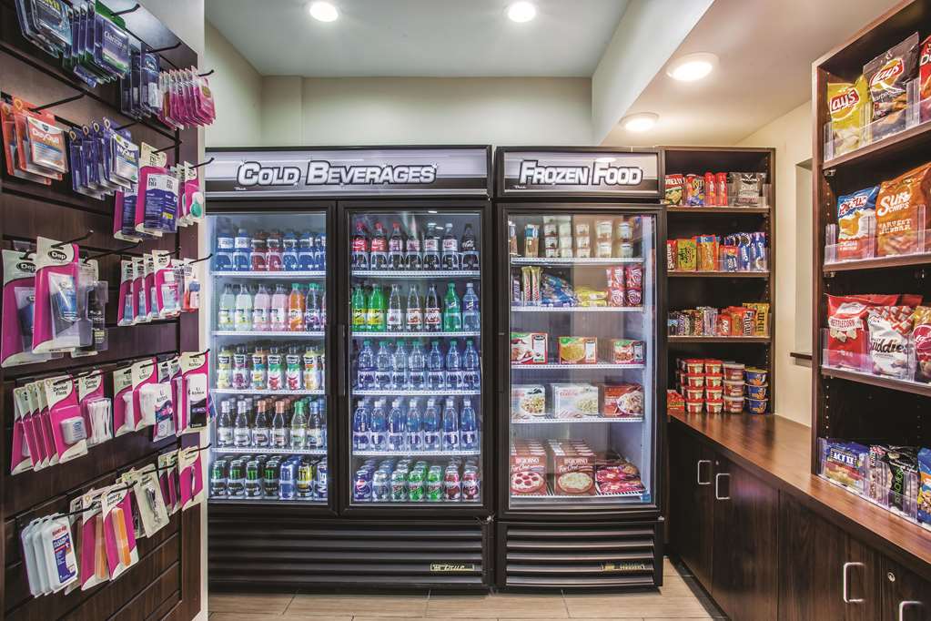 La Quinta Inn & Suites Evansville - thumb 17