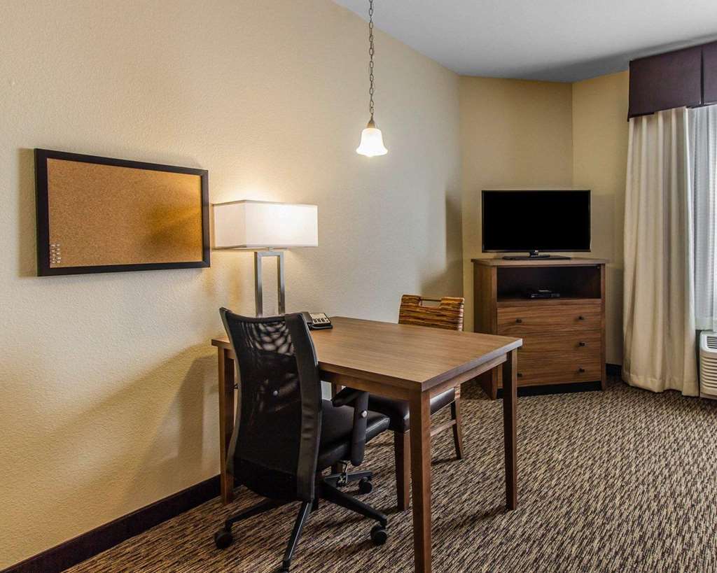 MainStay Suites Watford City - thumb 10