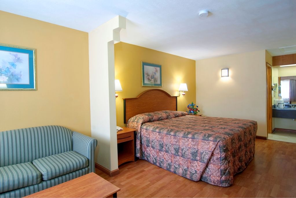 Americas Best Value Inn - thumb 3