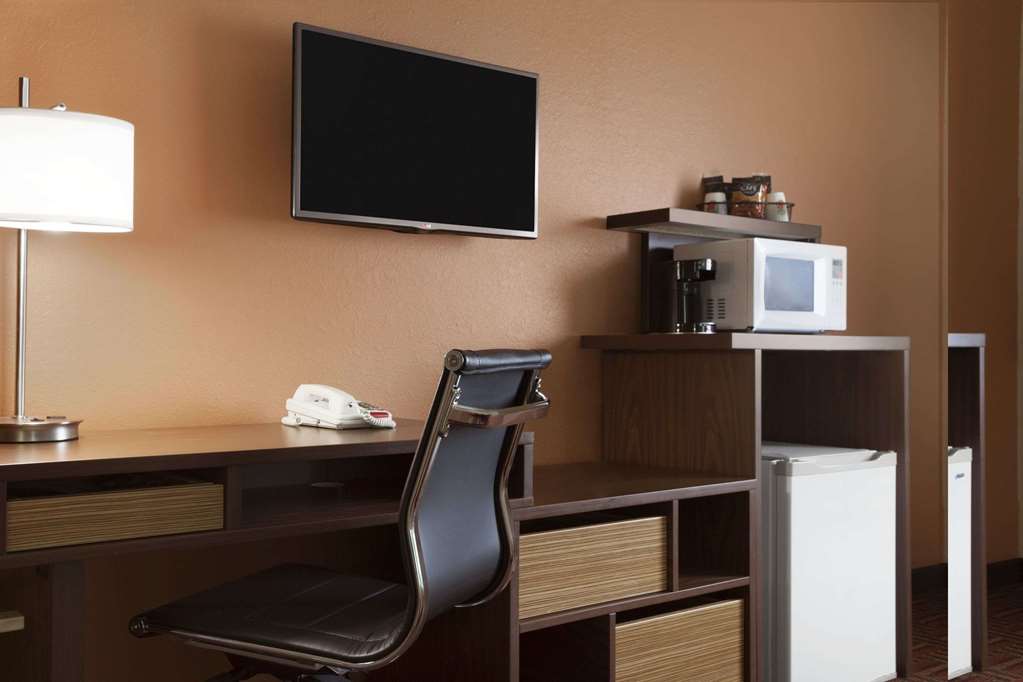 Super 8 Marion - thumb 11