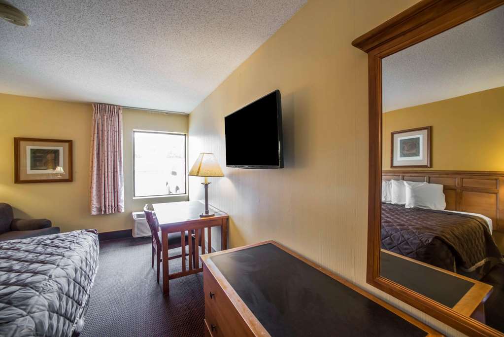 Econo Lodge - thumb 8