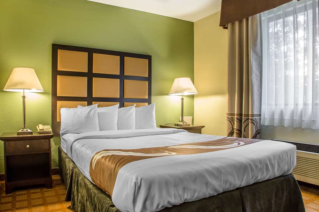 Quality Inn & Suites Marinette - thumb 8