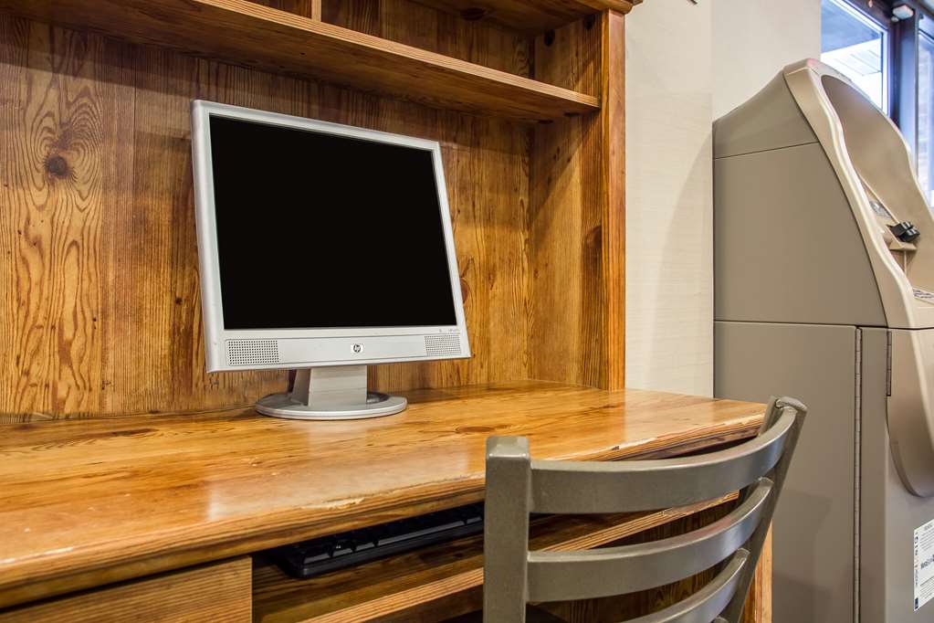 Quality Inn & Suites Marinette - thumb 17