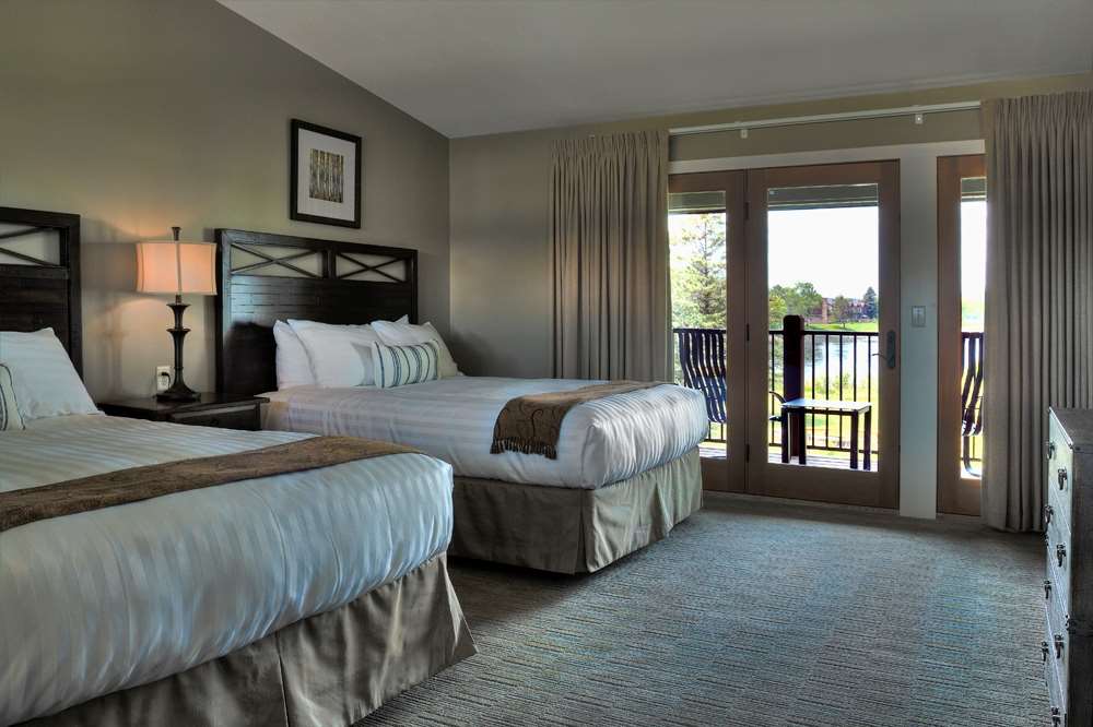 Maddens On Gull Lake - thumb 10