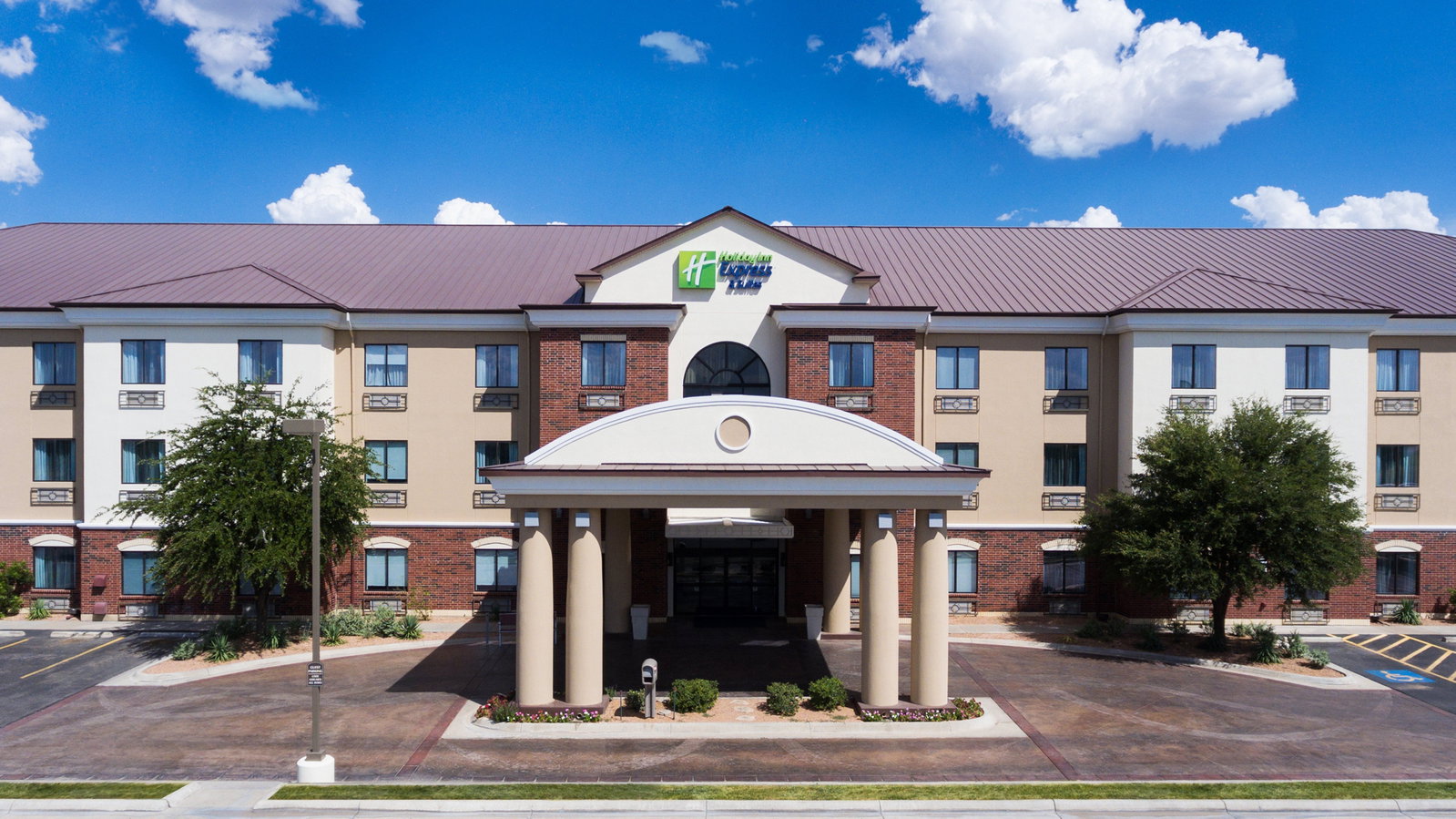 Holiday Inn Express/Suites Midland Loop
