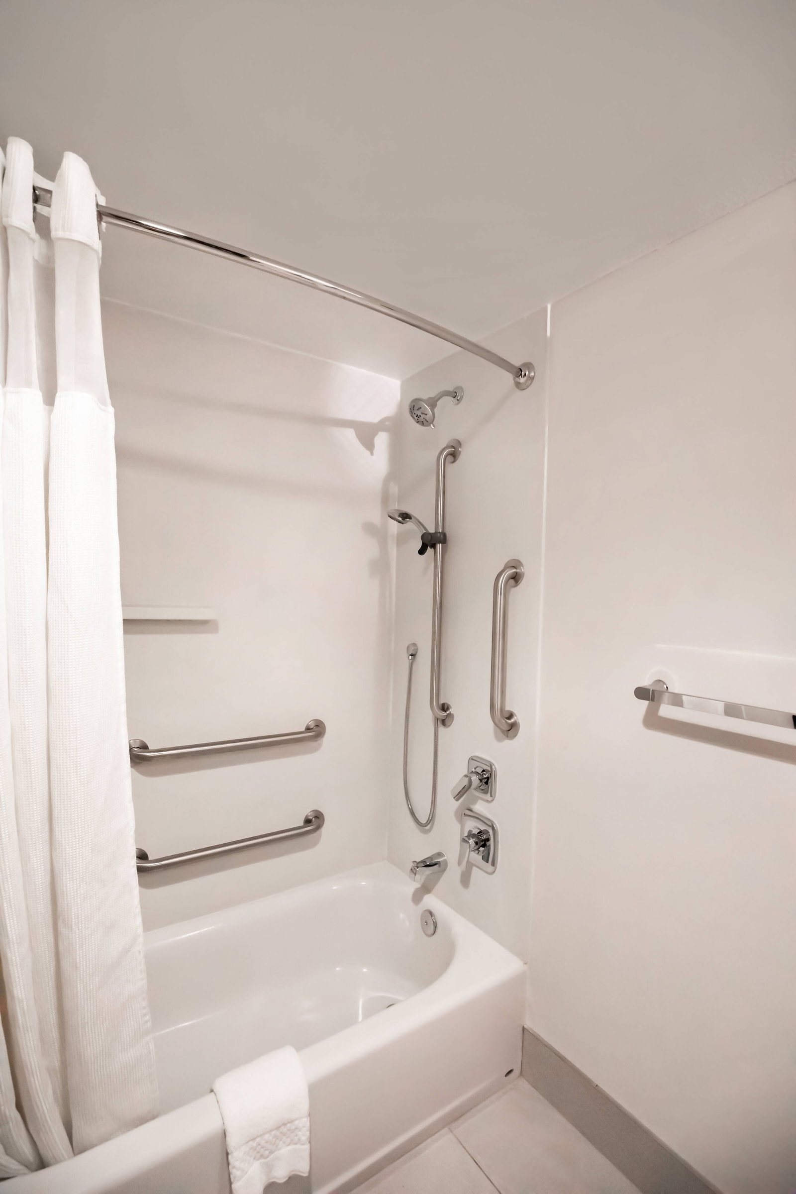 Fairfield Inn & Suites Airport - thumb 5