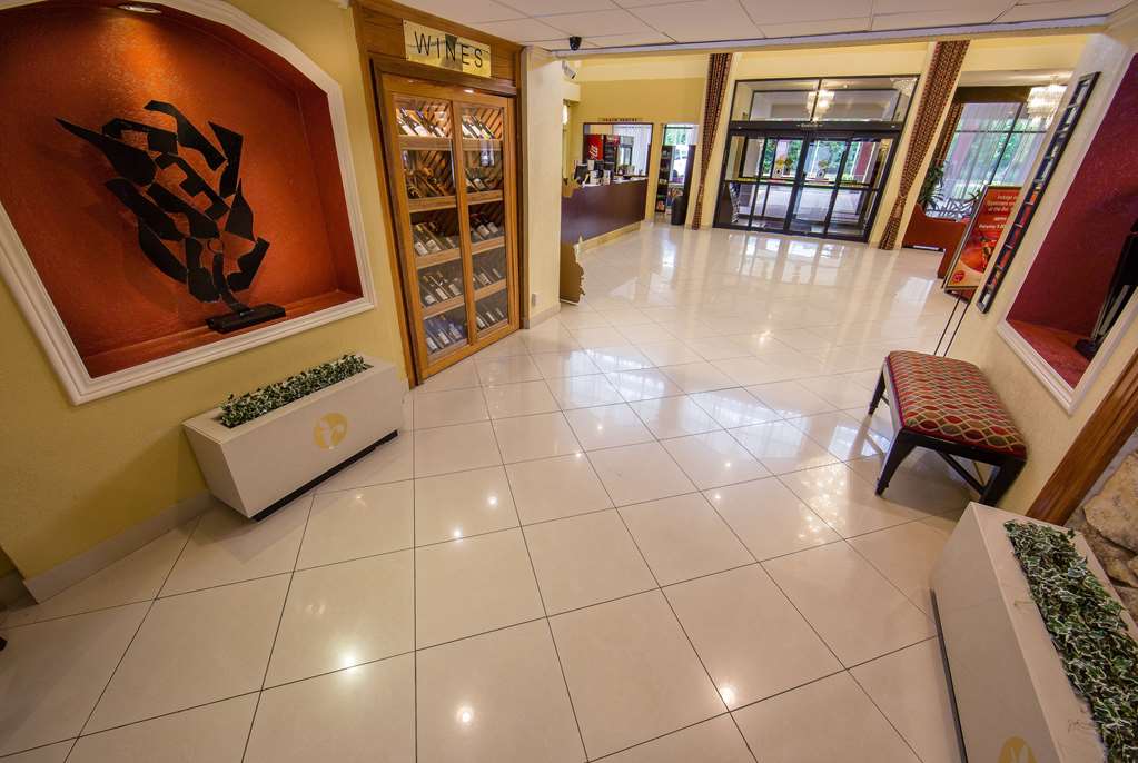 Ramada Intercontinental Airport East - thumb 3