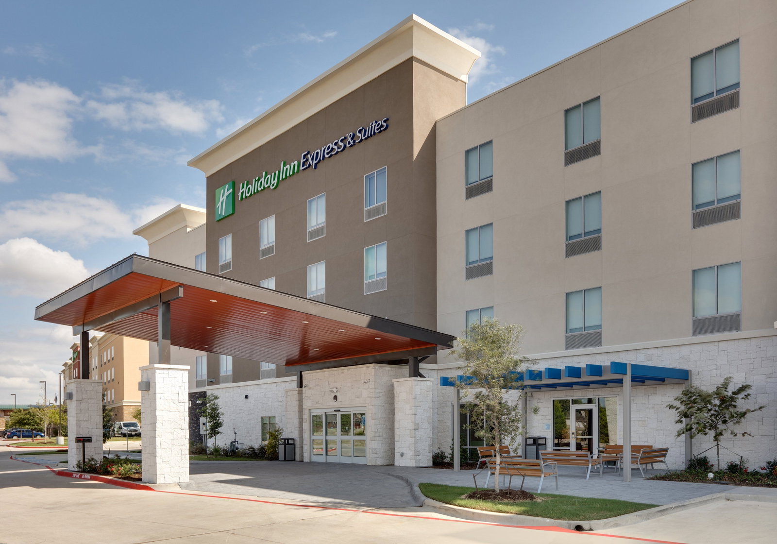 Holiday Inn Express & Suites Plano