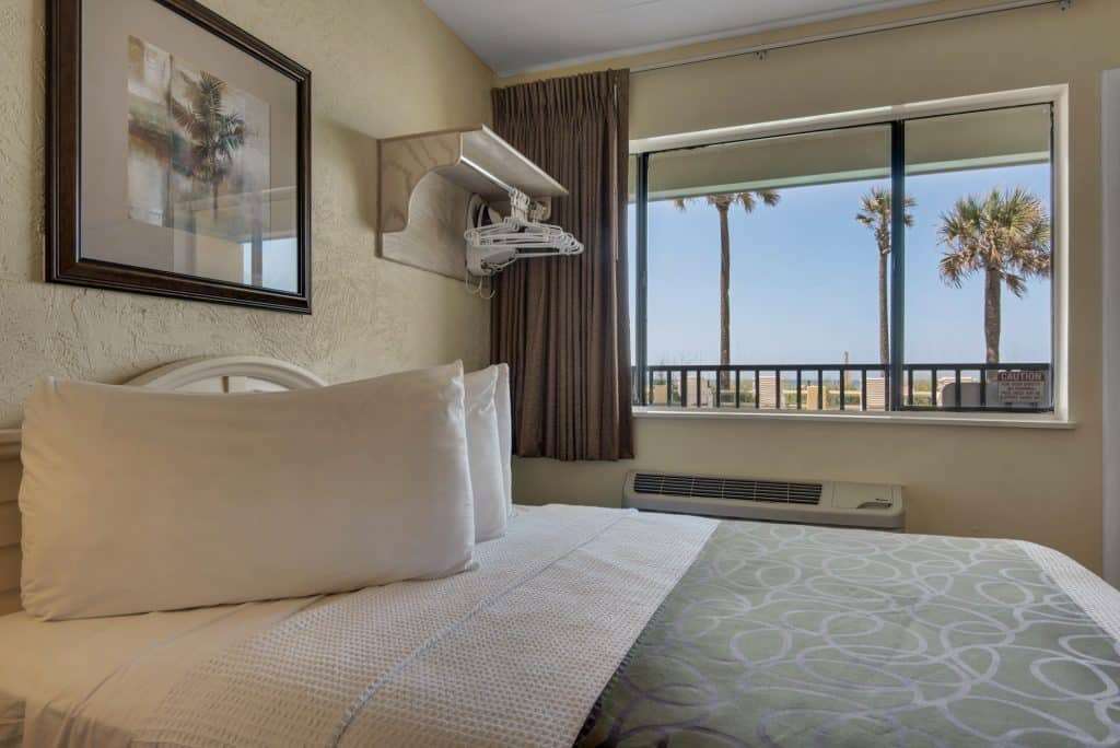 Ramada By Wyndham Panama City Beach - thumb 10