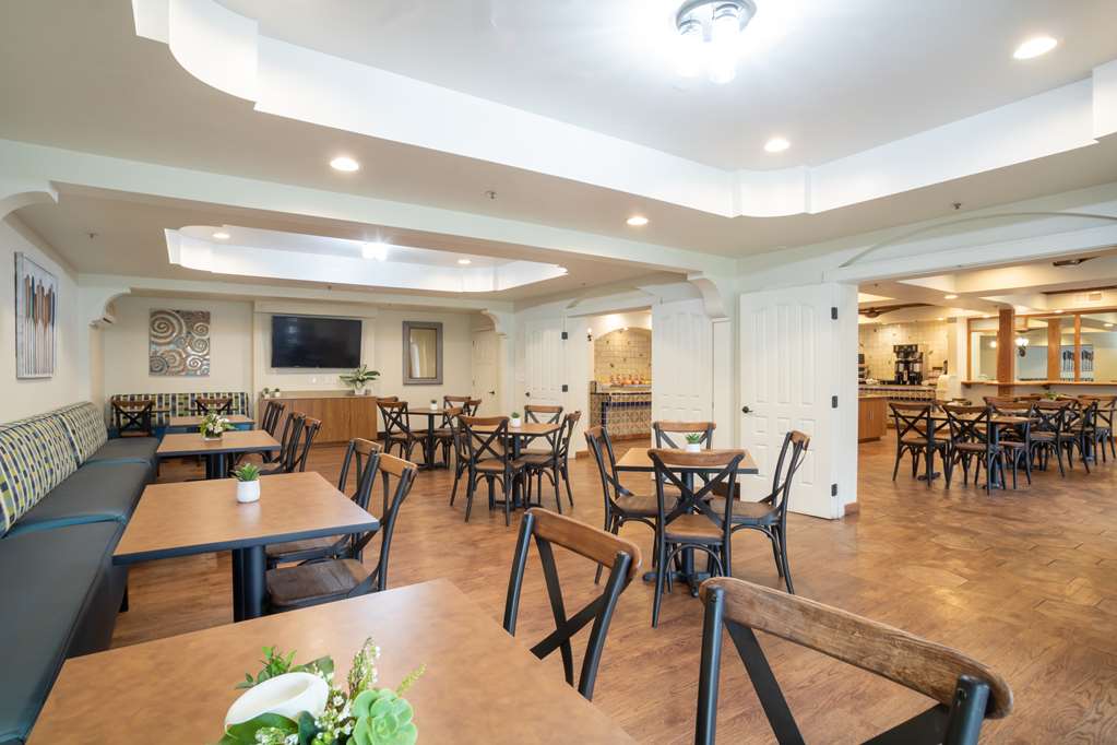 Oxford Suites Pismo Beach - thumb 9