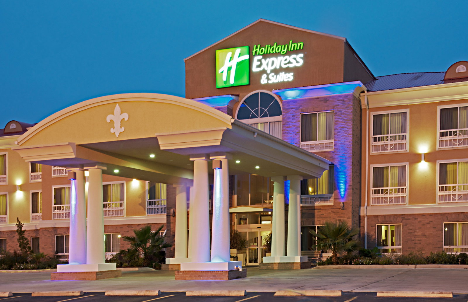 Holiday Inn Express Hotel & Suites - thumb 1