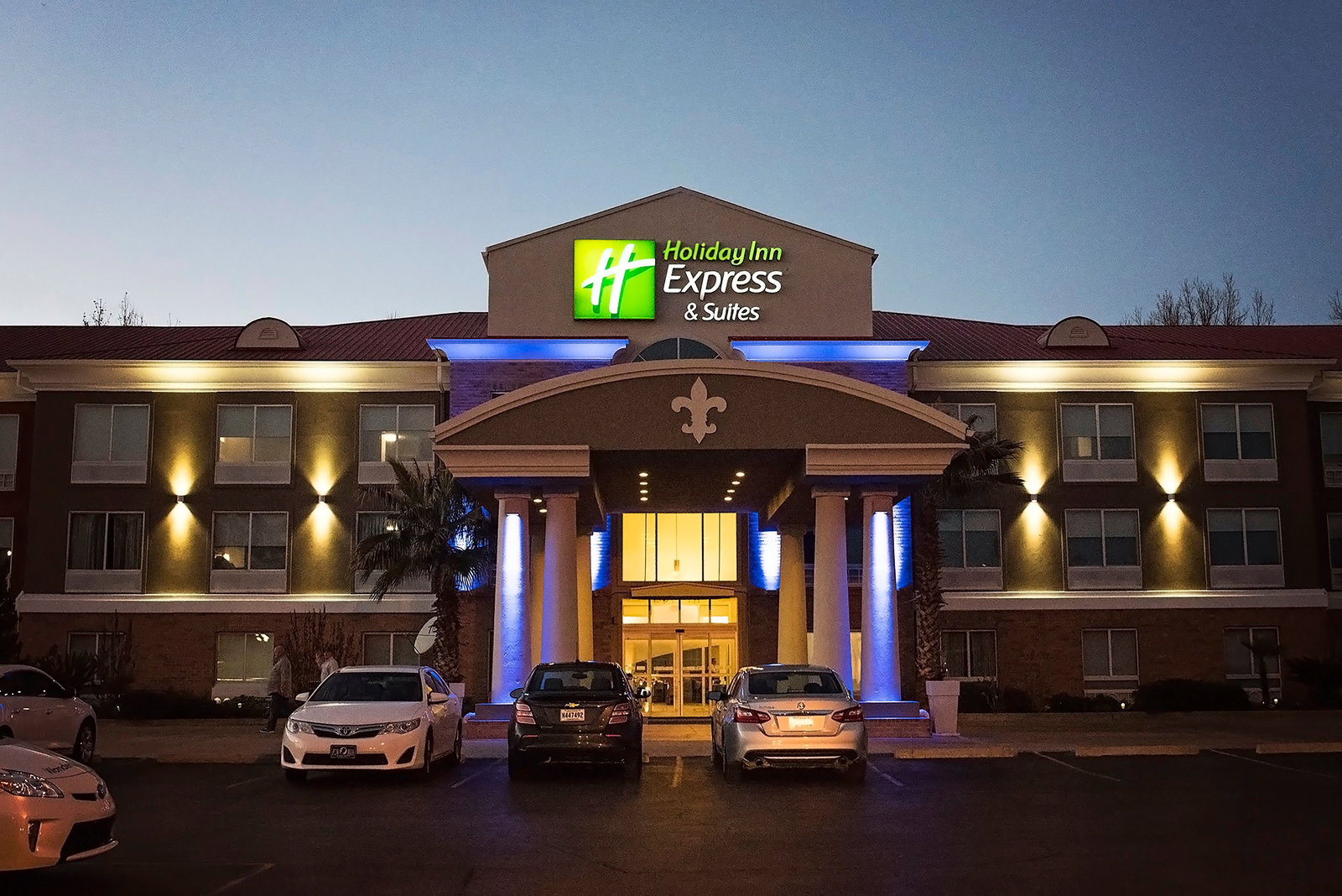 Holiday Inn Express Hotel & Suites - thumb 2