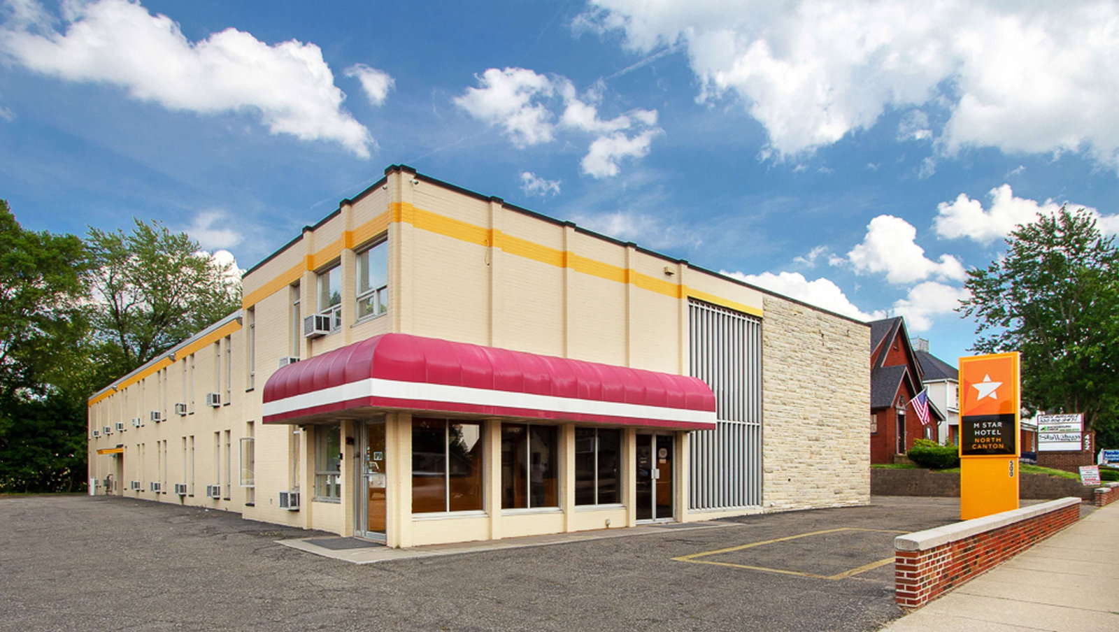 M Star North Canton - thumb 1