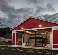 Ramada by Wyndham Windsor Locks - Accommodation Texas