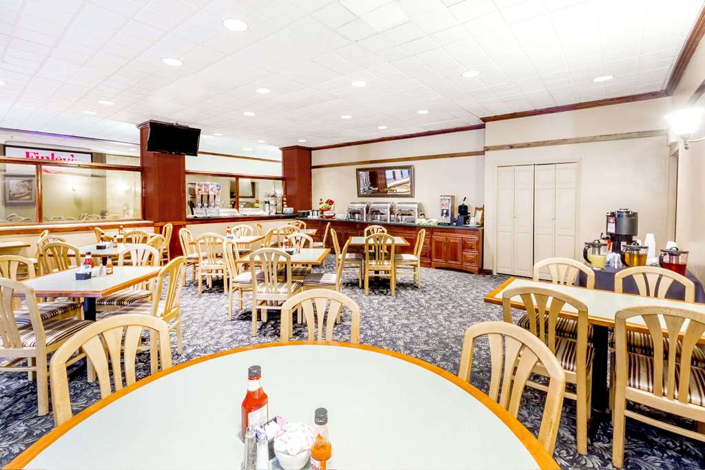 Ramada Lansing Hotel & Conference Ctr - thumb 14