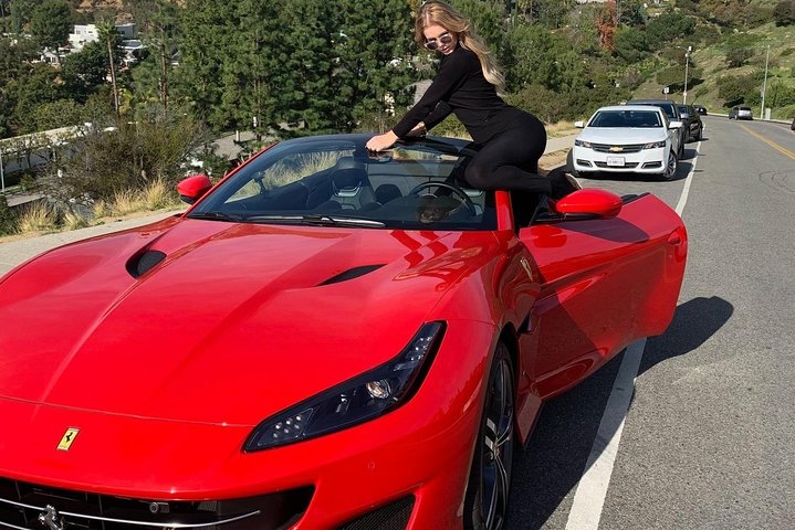 30-Minute PRIVATE Ferrari California Driving Tour To Hollywood Sign - thumb 4