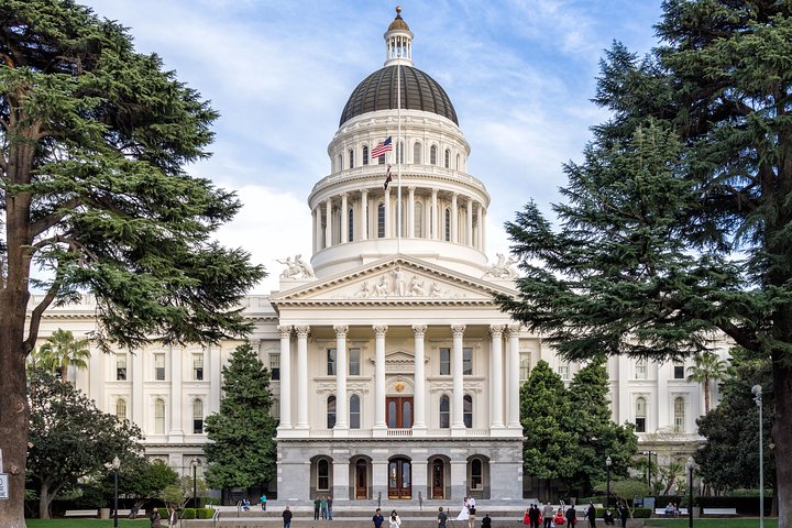Sacramento Urban Murals: Cycle The Streets Of Sacramento With An Audio Tour - thumb 4