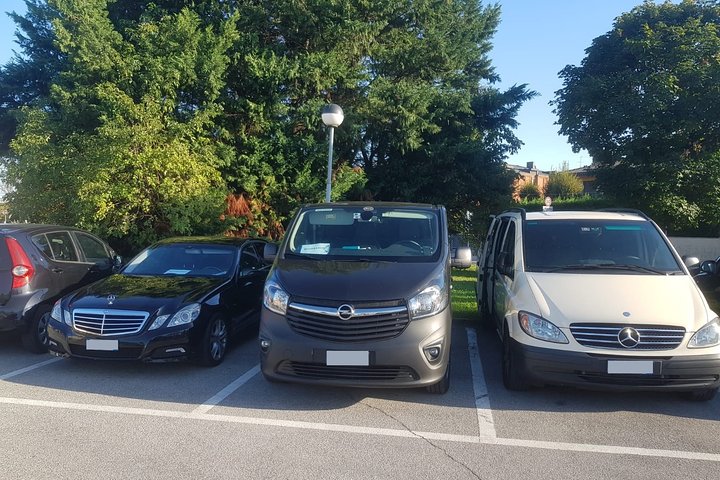 Hartford City To Hartford Bradley Airport (BDL) - Departure Private Transfer - thumb 0