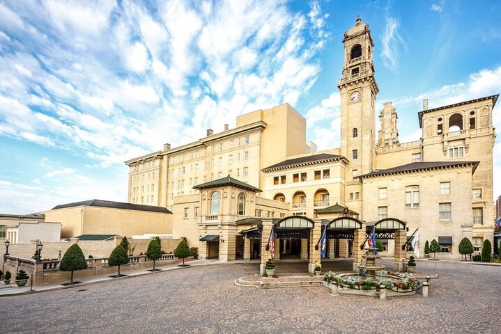 Richmond Scavenger Hunt: City Center Spectacles - thumb 1