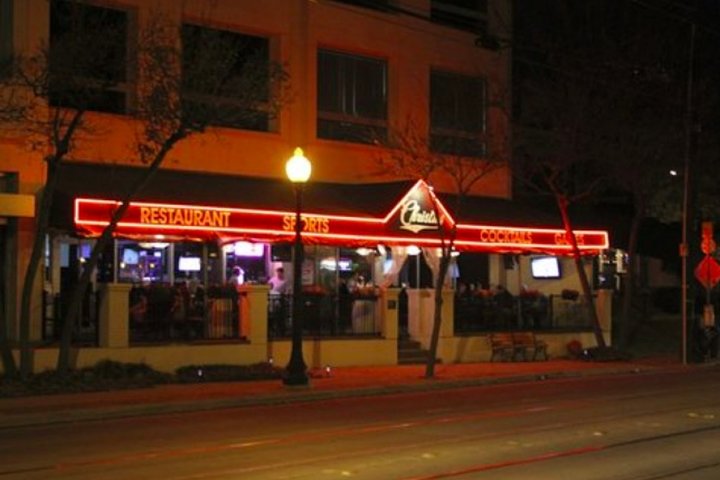Dallas Bar Hunt: Dallas Dynasty Bar Crawl