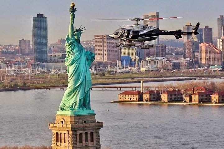 Manhattan Sky Tour: New York Helicopter Flight - thumb 1