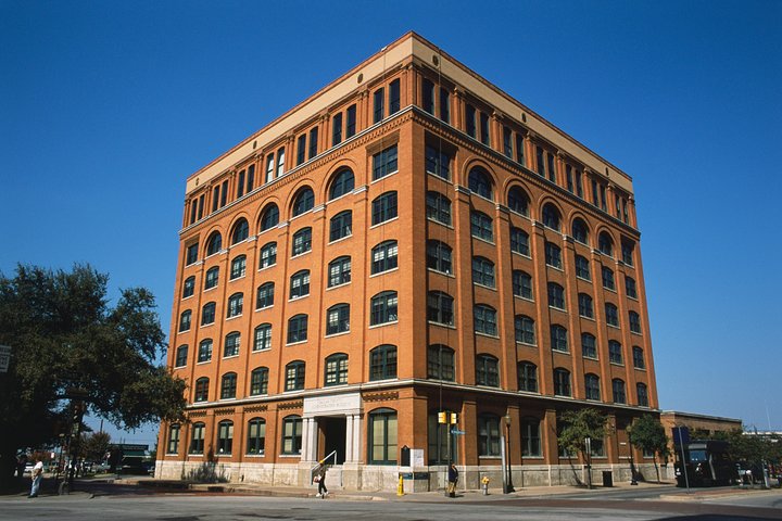 JFK Walking Tour And Oswald Rooming House With CityPass Option
