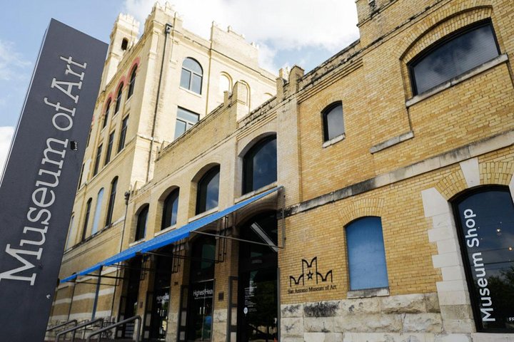 48-Hour San Antonio Hop-On Hop-Off Tour With Buckhorn Saloon And Museum Of Art Admission